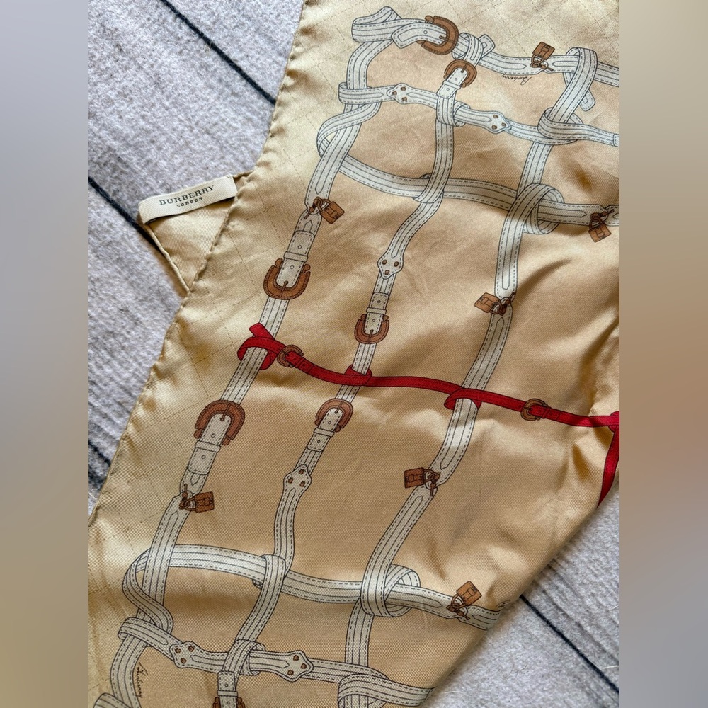 Burberry Men’s Pocket Square, 100% Authentic, 100% Silk, Light Brown w/ Belt Pat